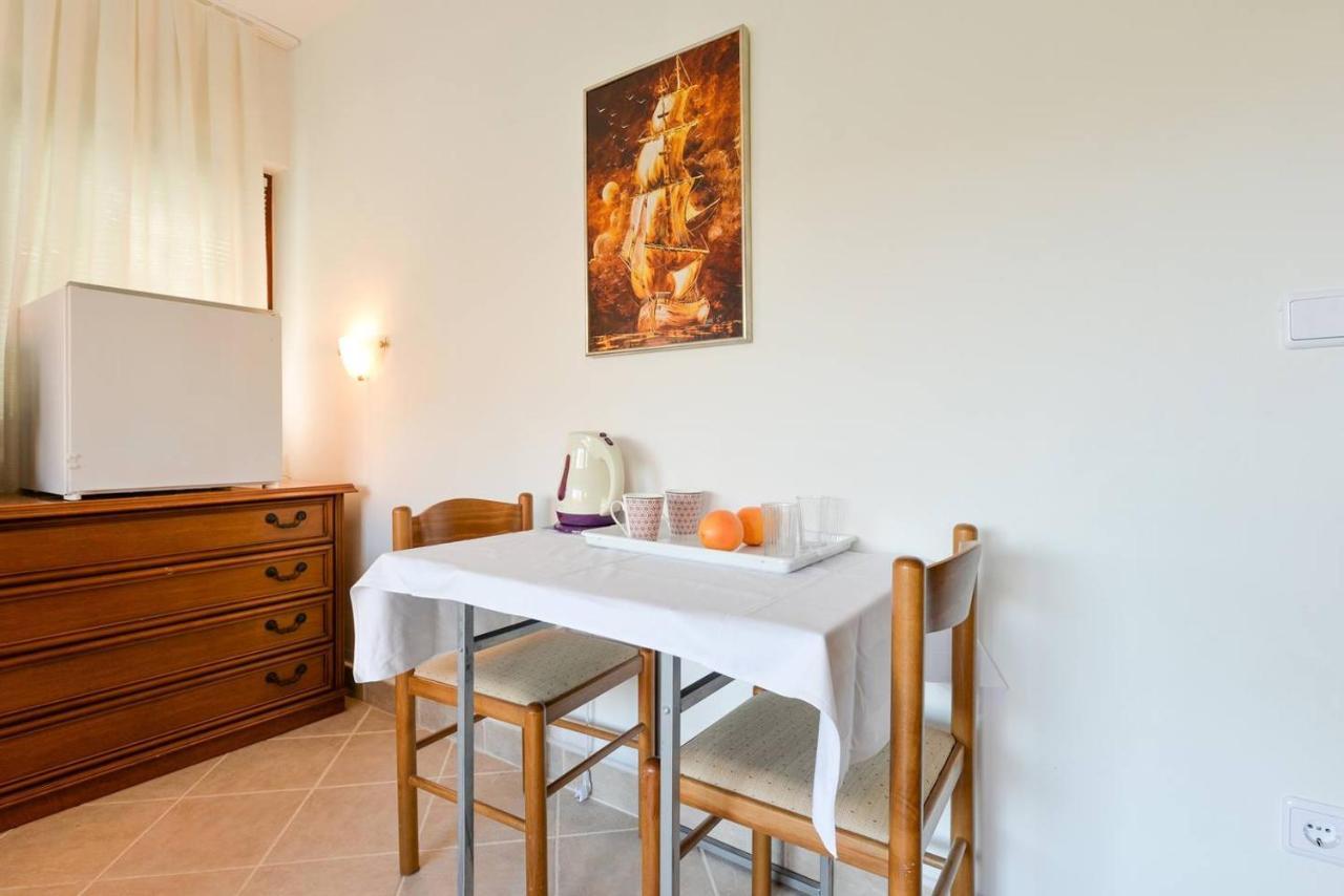 Rooms & Apartments Hegic ซาดาร์ ภายนอก รูปภาพ