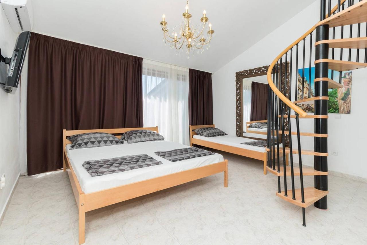 Rooms & Apartments Hegic ซาดาร์ ภายนอก รูปภาพ