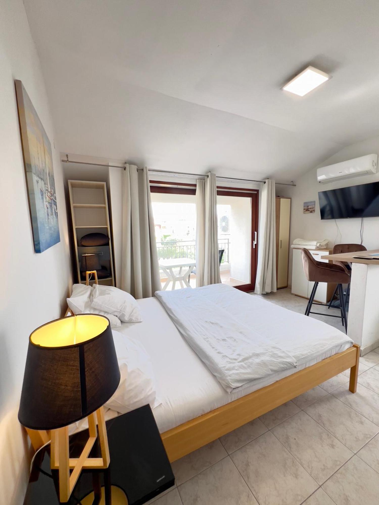 Rooms & Apartments Hegic ซาดาร์ ภายนอก รูปภาพ