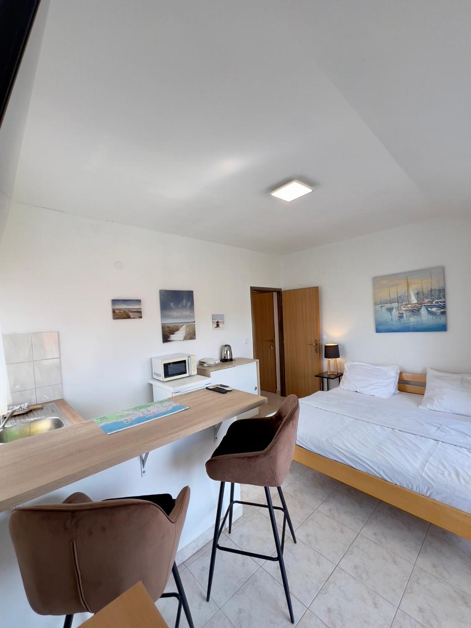 Rooms & Apartments Hegic ซาดาร์ ภายนอก รูปภาพ