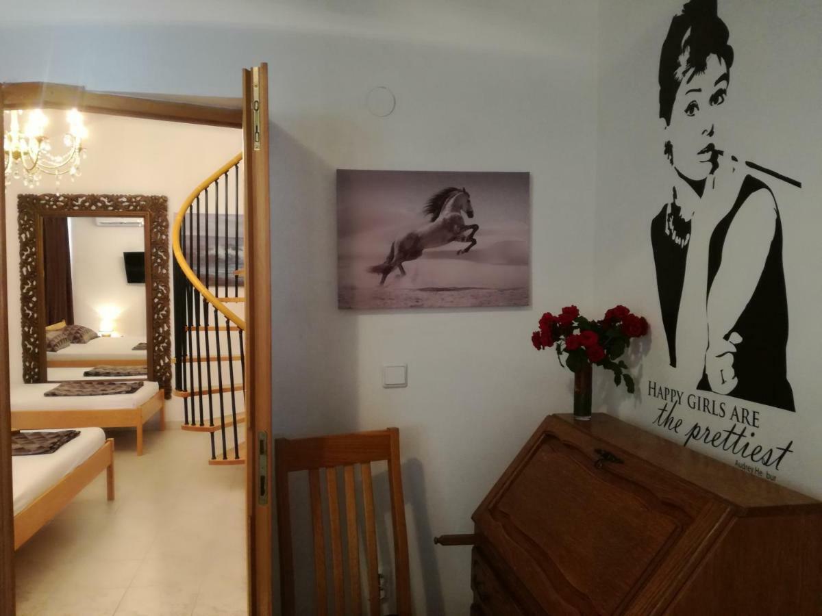 Rooms & Apartments Hegic ซาดาร์ ภายนอก รูปภาพ